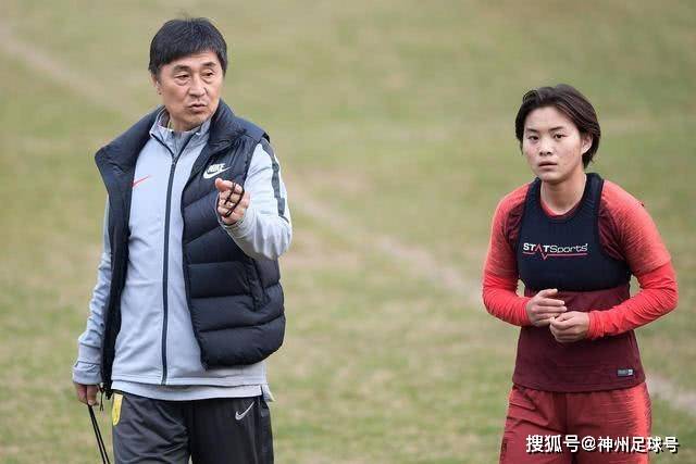 曼联一前提下将4000万签沃特金斯！已放弃斯科特，皇马双星仍难得到